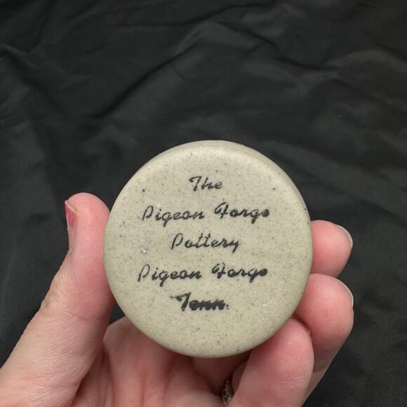 VTG Pigeon Forge Pottery bud vase - Picture 3 of 4